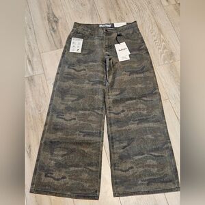 NWT Refrain Women's Camouflage Print Wide-leg Jeans Size 5/27